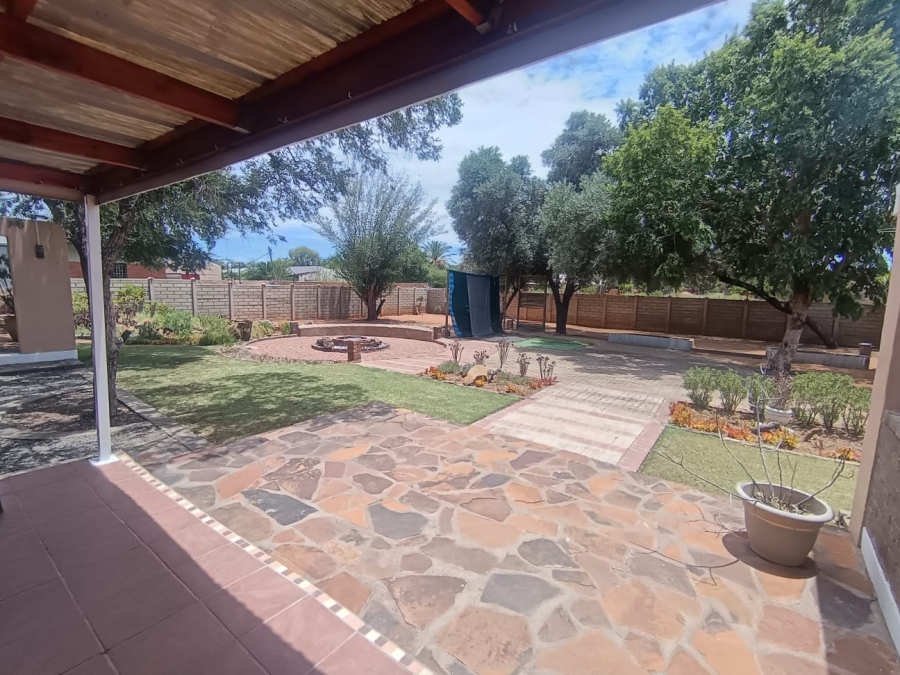 3 Bedroom Property for Sale in Verwoerdpark Northern Cape
